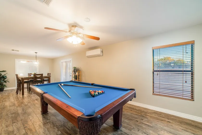 Downtown Retreat: Relaxing 4BD Getaway Wow - Image 1