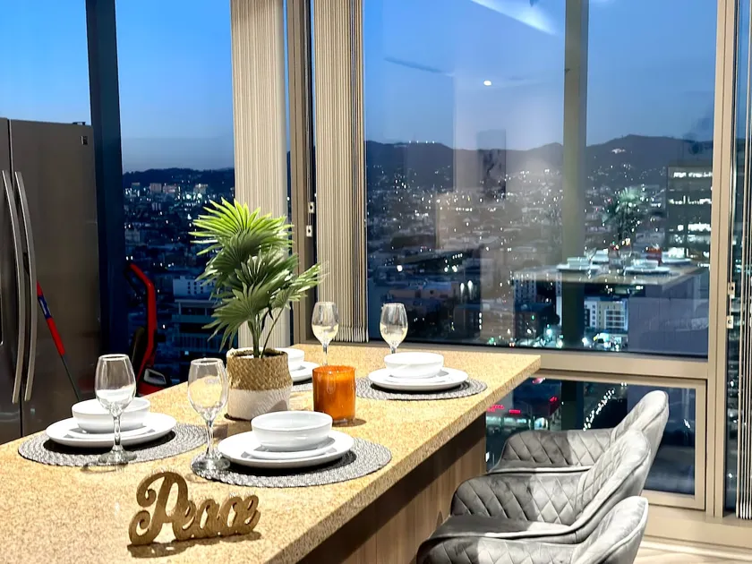 Breathtaking 15+floor 2b Skyline | Free Parking - Image 1