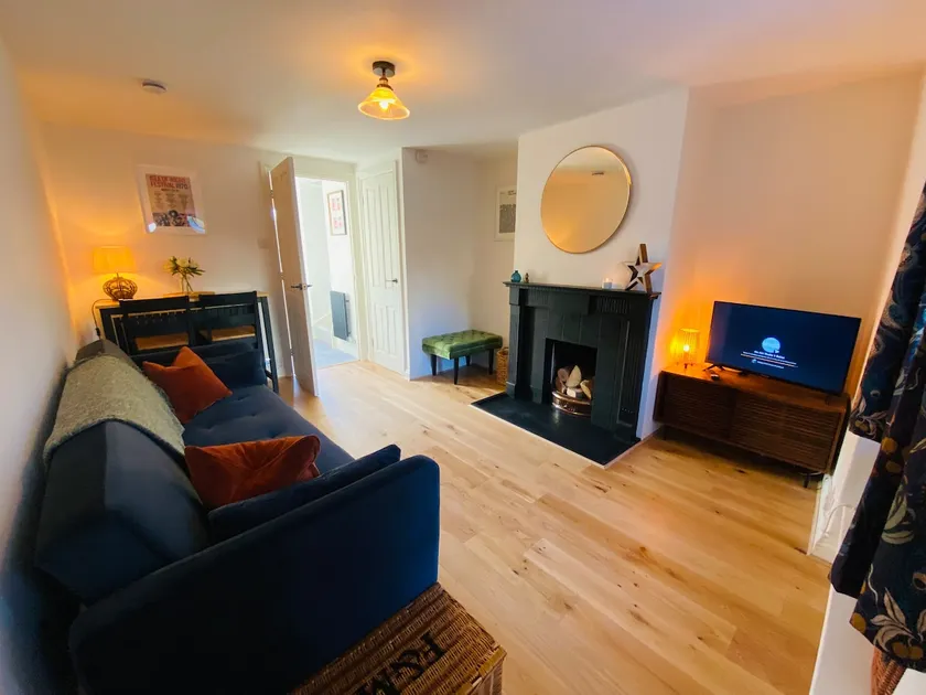 Cottage in Chew Valley with real log fire - Image 1