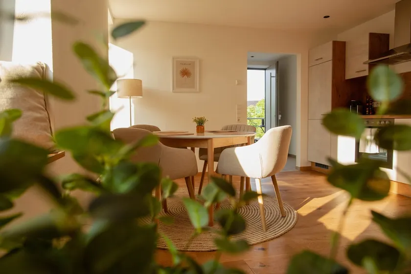 Stylish apartment with kitchen & free parking - Image 1