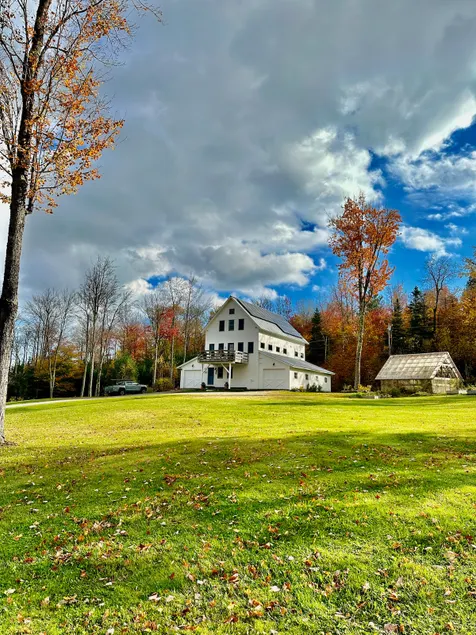 Three Peaks Hideaway, your Green Mountain Retreat - Image 1