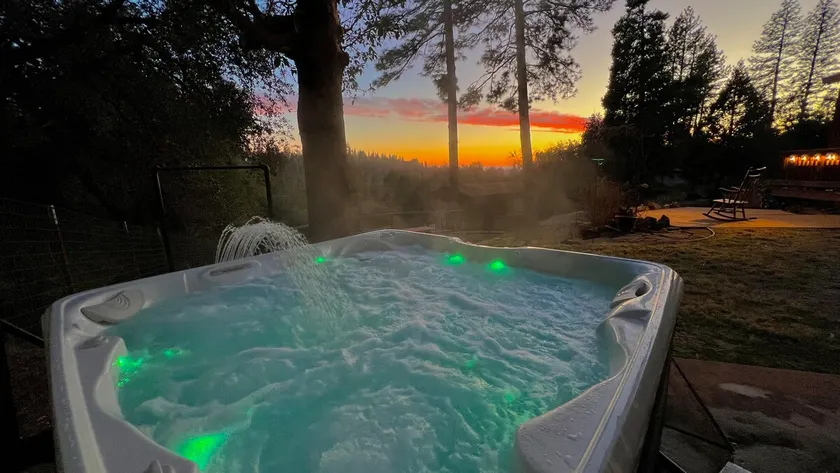 Spacious Sierra Foothills Retreat w/ Hot Tub! - Image 1