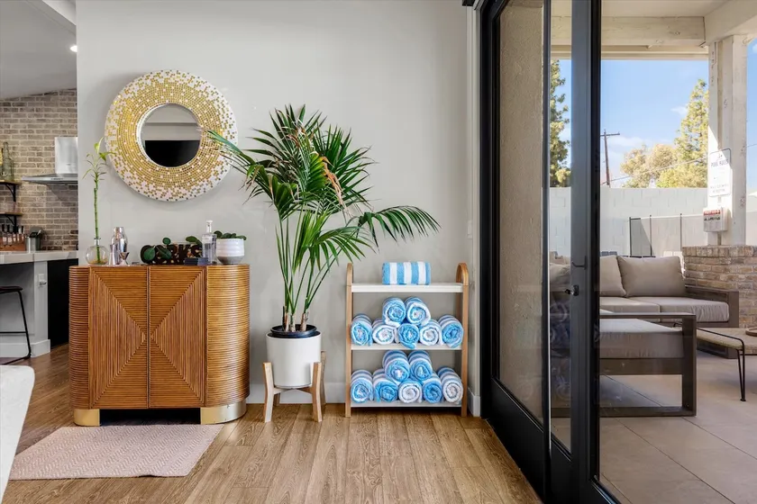 Breezy Zen Escape: Yoga Room, Resort Pool, XL Spa - Image 1