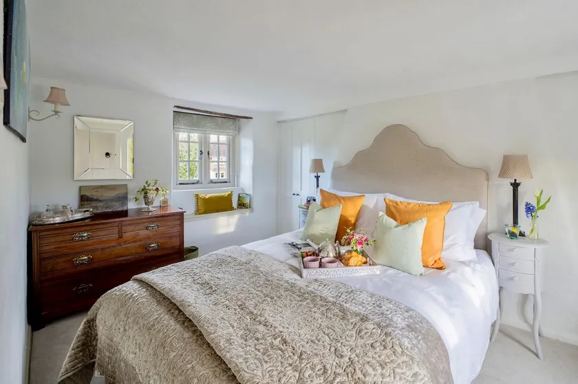 Tudor Rose Luxury thatched cottage Dorset. - Image 1
