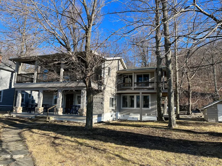 Moonlight Manor on Keuka Lake in Hammondsport - Image 1