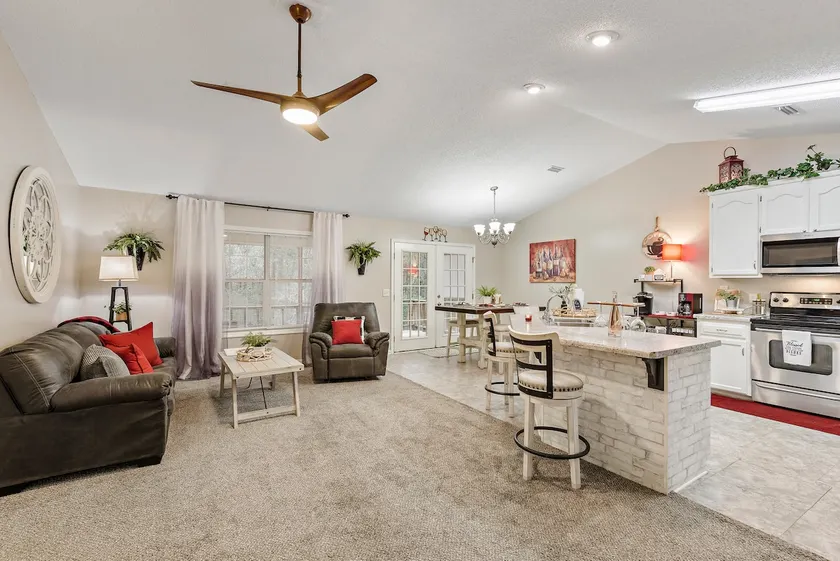 Charming Residential Ranch Home with KING bed - Image 1
