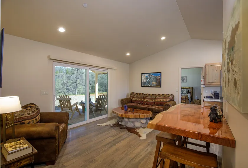 Bear Paw Cabin near Yosemite - Image 1