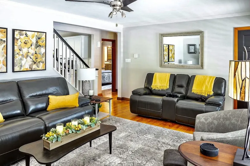 Designer Home in the Middle of Wine Country is BACK! - Image 1