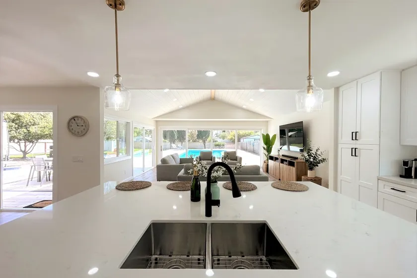 Luxury Four Bedroom Home with pool and game room! - Image 1