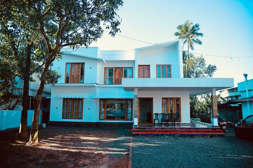Cozy & Comfortable Home Stay ! - Image 1