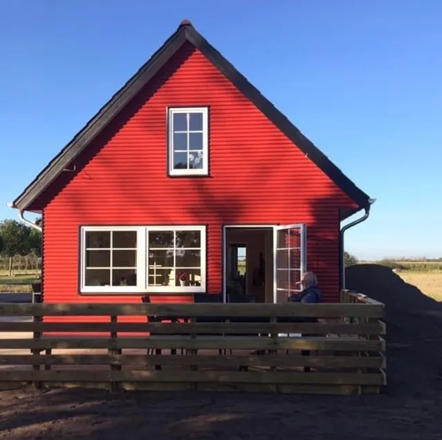 Corner house 2 - Image 1