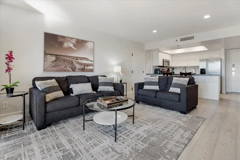 Modern Elegance w/Balcony & Resort Pool Pass! - Image 1