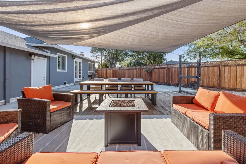 Relaxing Backyard Retreat -Spacious + Bright Home - Image 1