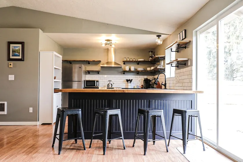 Dog friendly Home near parks and Dry Canyon - Image 1