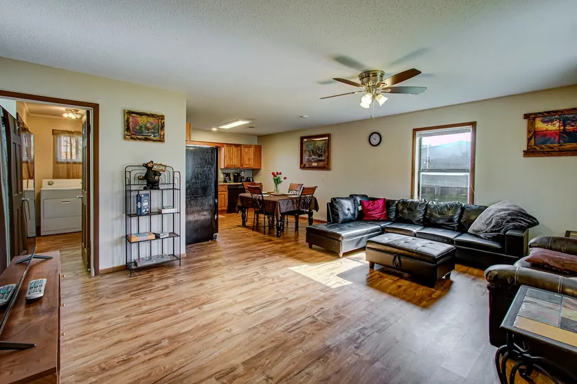 Jaxon's Mountain River Retreat w/Hot Tub, Arcade, 2 King Beds, Leather Recliners - Image 1