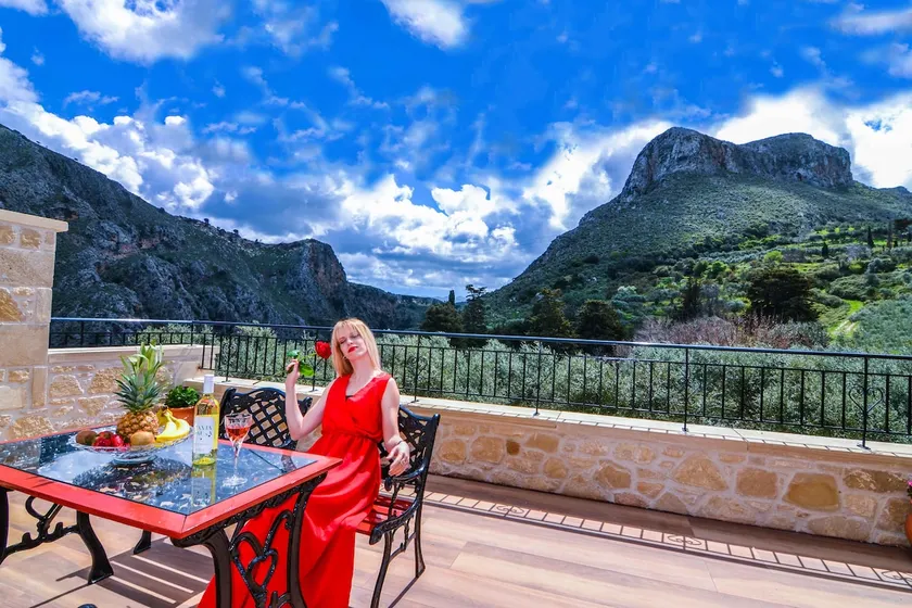 Villa Anastasia Luxe with Top WiFi, BBQ & Amazing Views - Image 1