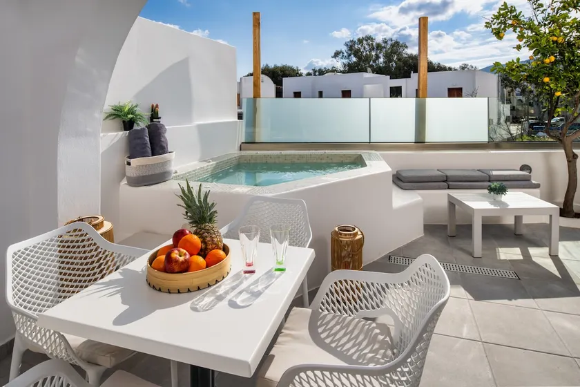 Alma's home with private jacuzzi - Image 1
