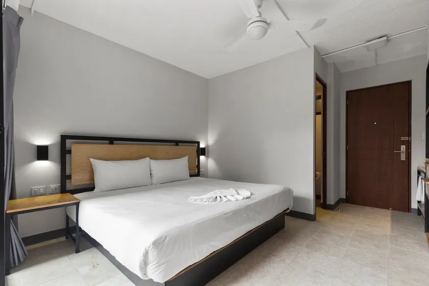 KS suite with balcony - Image 1