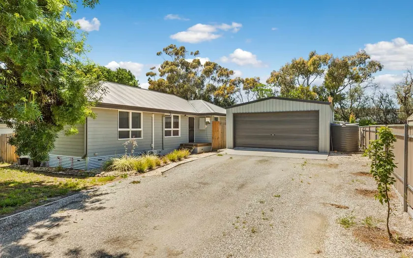 Clouston Cottage: Pet Friendly 3 BR & pool - Image 1