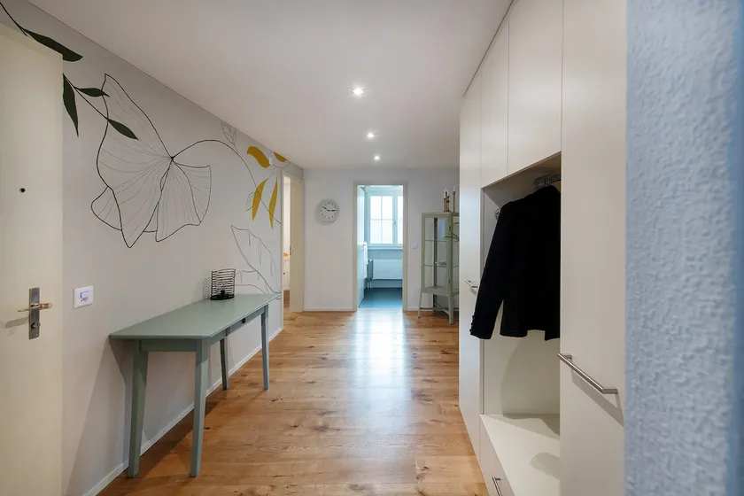 Modern, spacious apartment - Image 1