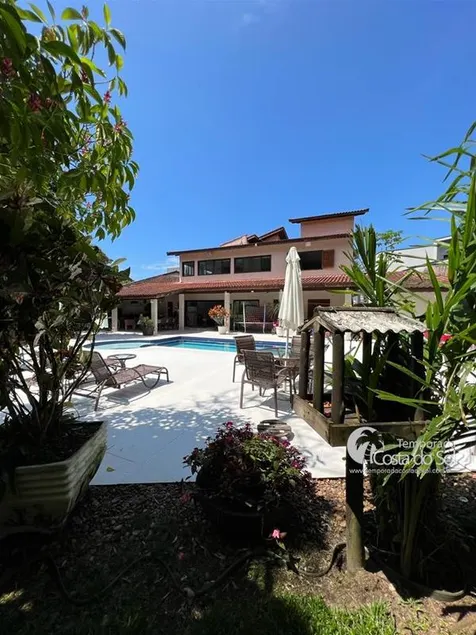 Luxury Beach House in the Costa do Sol Condominium - Image 1