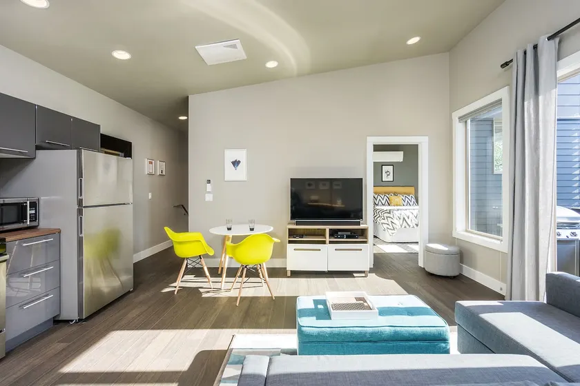 ★Modern Private 1BR★ Wi-Fi, W/D, AC, Kitchen, 2TVs - Image 1