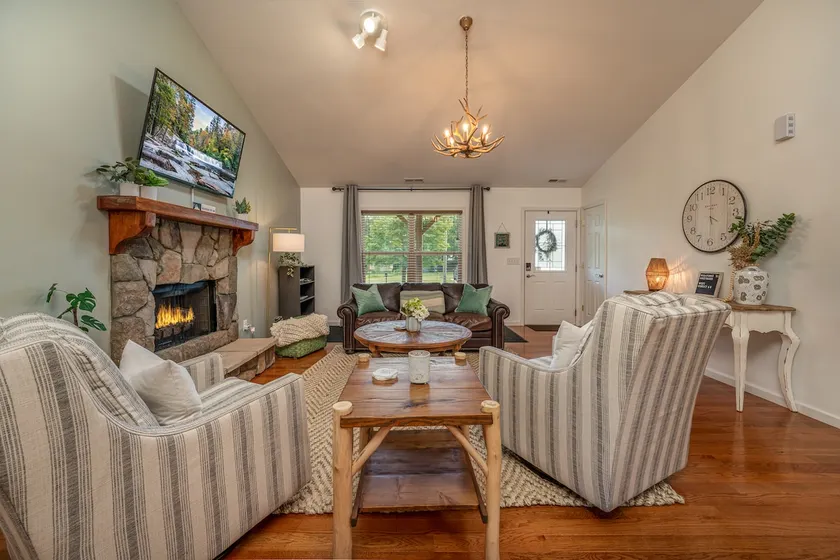 Mountain Lux Home - Centrally Located in Brevard! - Image 1