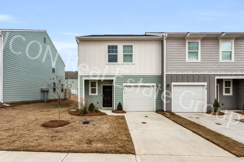 2/2.5 Townhome- end unit - Image 1