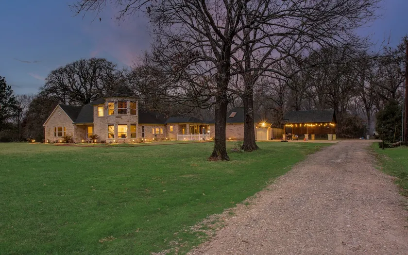 Chic & Modern Getaway Ranch-Lake Livingston View! - Image 1