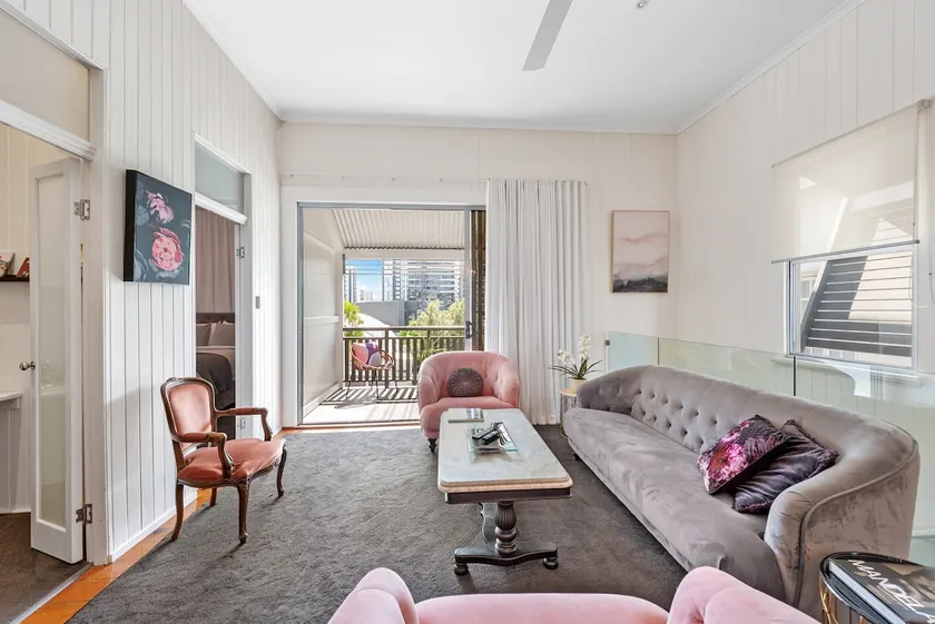 Luxe Inner-city Home With City Views! ~ Teneriffe - Image 1