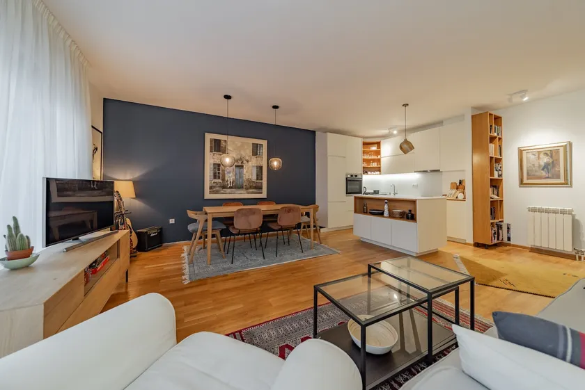 * Cozy two bedrooms apartment * Balcony - Image 1