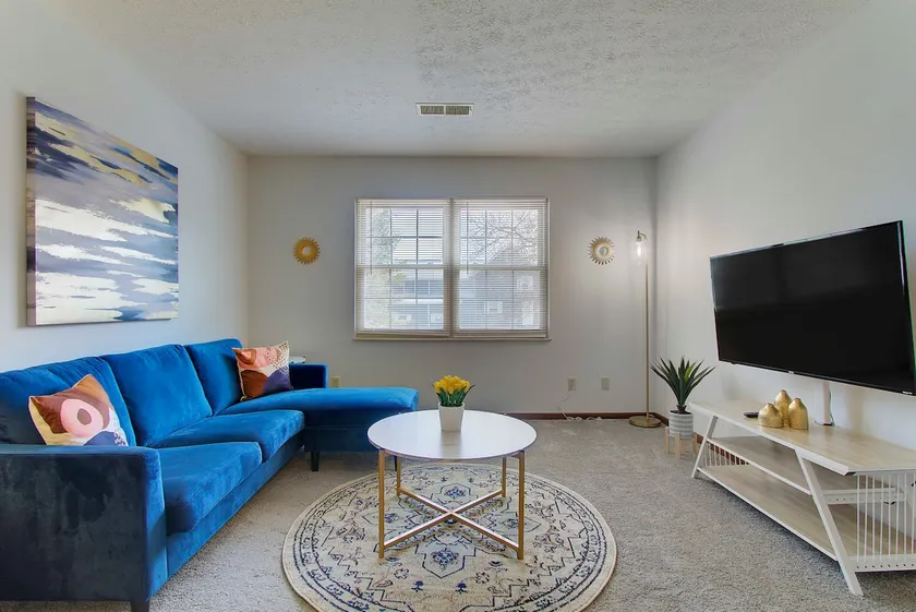 Contemporary 1 BD | Near Hall of Fame & Airport - Image 1