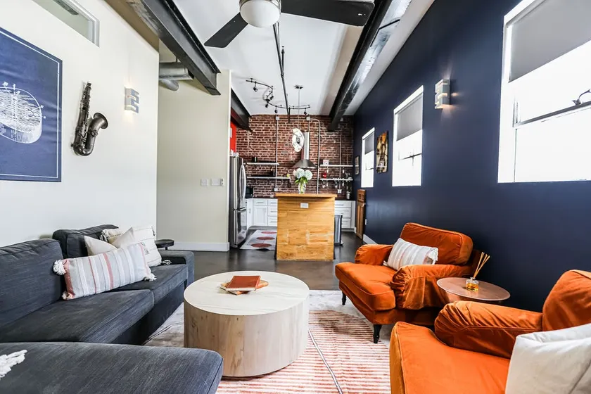 Hidden Speakeasy Style Penthouse on Broughton - Image 1