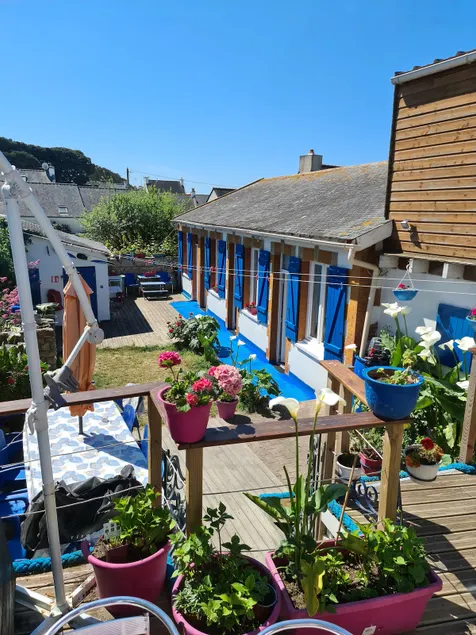 Family cottage 100 m from the beach. - Image 1