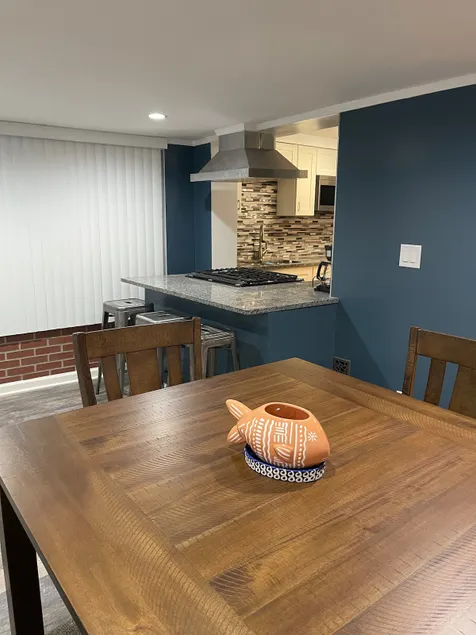 Renovated Cozy Duplex w/pool, Close to downtown - Image 1