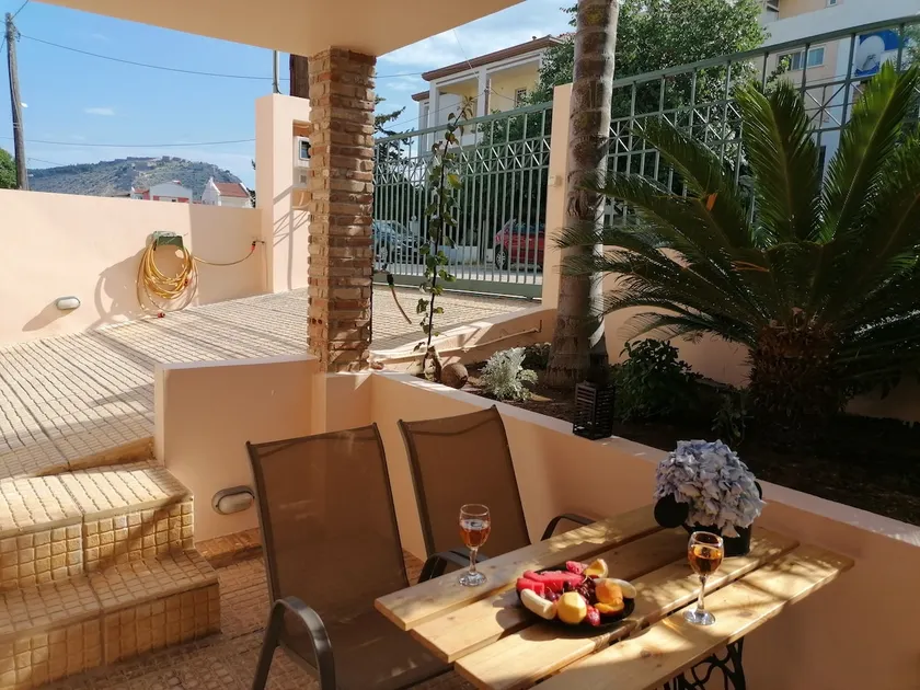 petite nafplio sofos apartment - Image 1