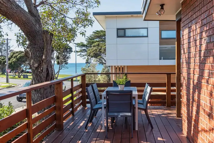 Oceanview at Front Beach, An Ideal Torquay Getaway - Image 1