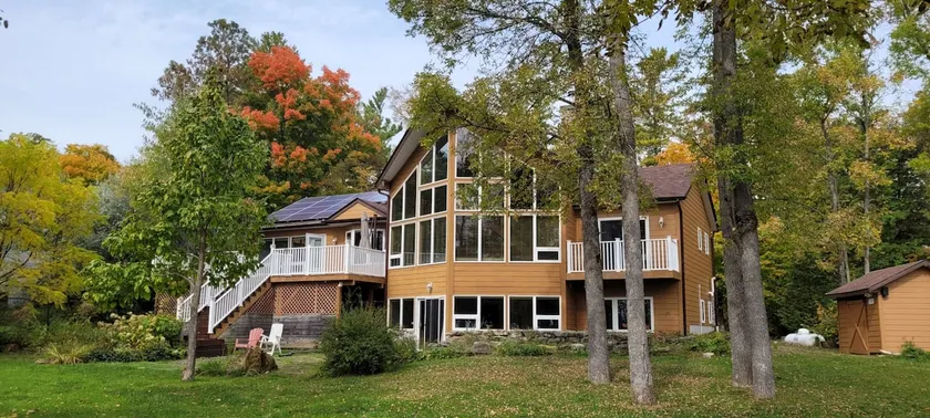 The Bobs Lake Paradise - Image 1