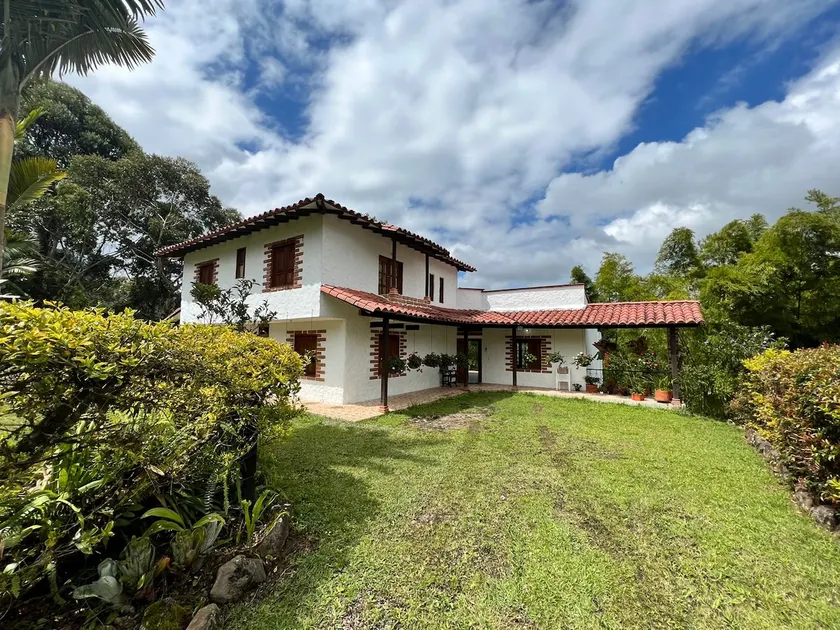 Finca Paraisomío with a stream - Image 1
