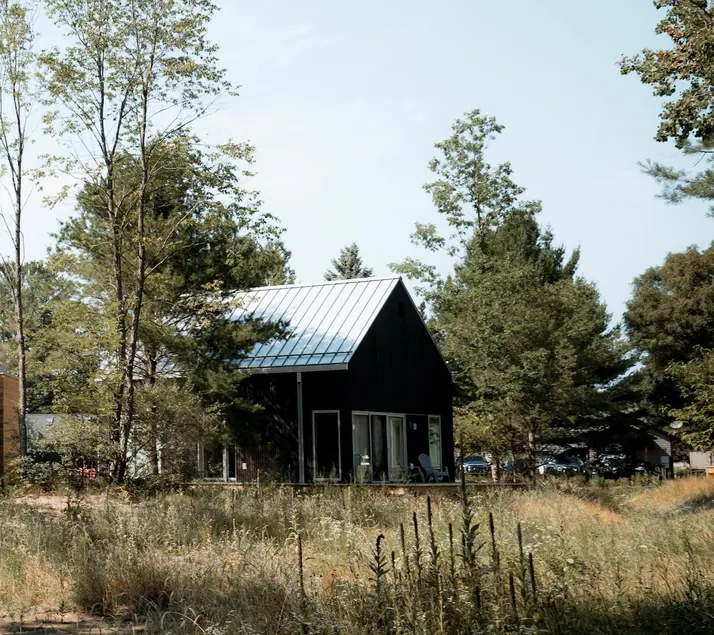 Unique Modern Cabin Getaway on TART Trail near TC - Image 1
