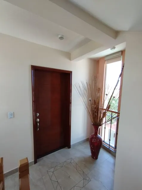 Centrally located and modern apartment (we bill) - Image 1