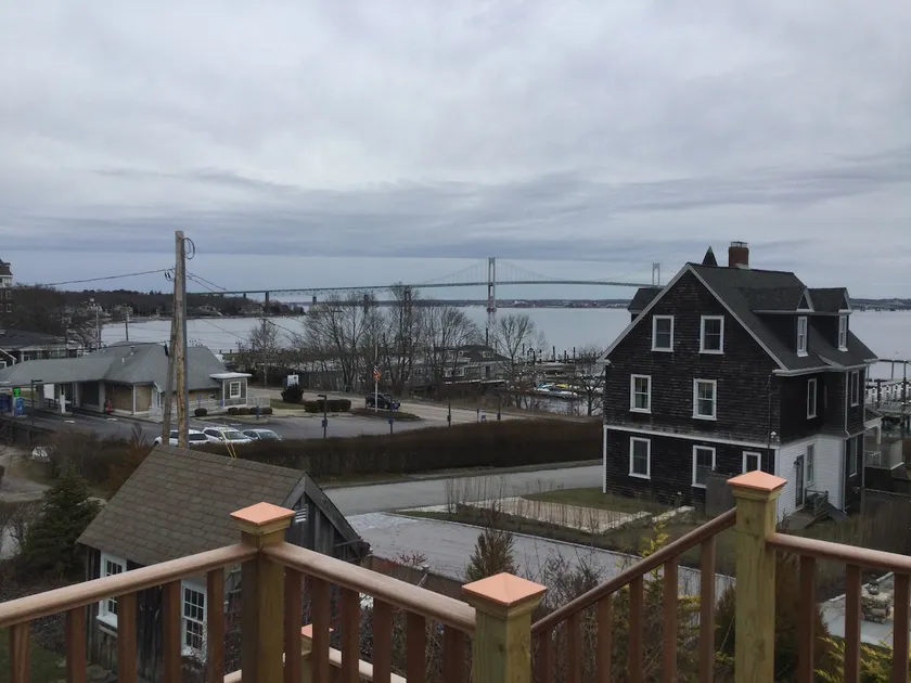 BridgeView Apartment - Image 1