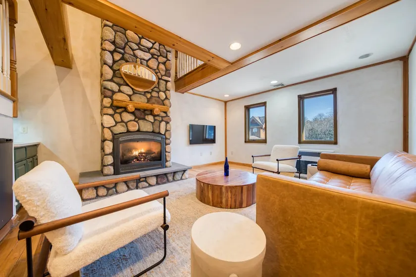 Duplex Suite | Steam Shower + Fireplace | Catskill - Image 1