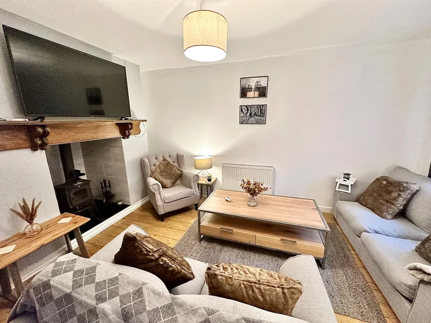Cottage,Cinema Room,Log Burner - Image 1