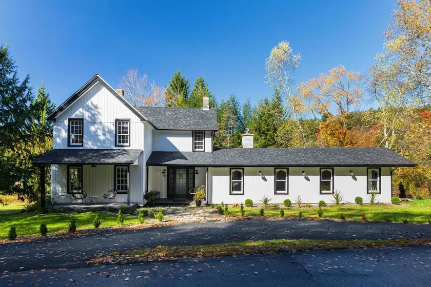 Cozy Catskills Farmhouse - Image 1