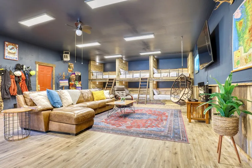 Rainier Bunkhouse & Bar-cade - Image 1