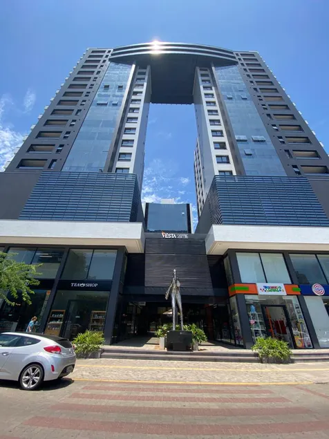 Refined couples retreat in the heart of Torres - Image 1