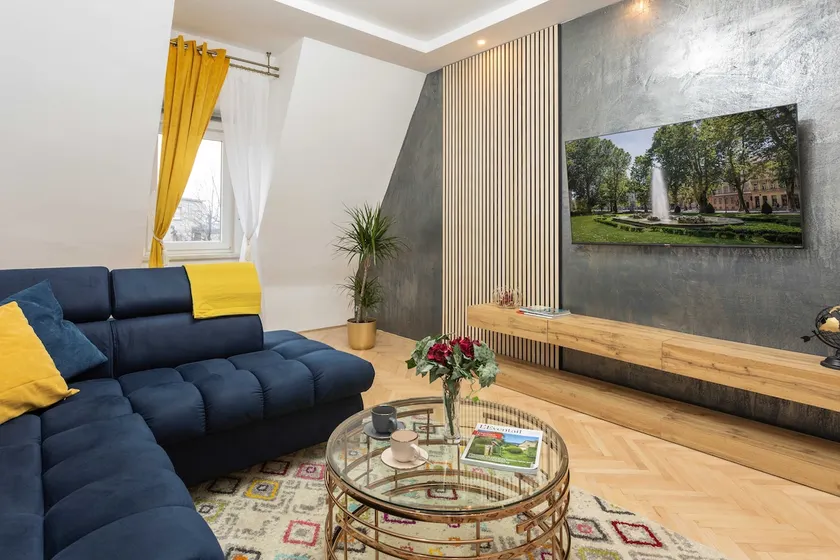 Design 1BDR Loft near Kvaternik Square - Image 1
