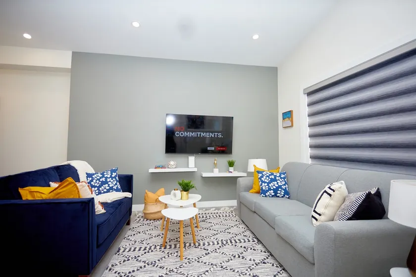 Comfortable home near airport - Image 1