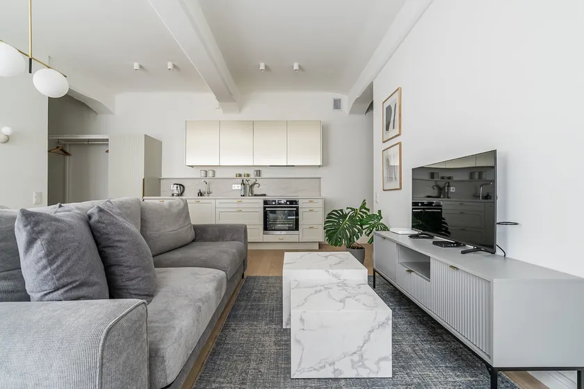 Domillion 3bdr 2 baths Bright and Spacious apt P99 - Image 1